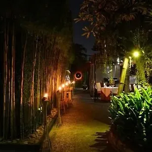 احجز هنا